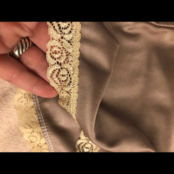 𝑀𝐼𝐷𝑁𝐼𝐺𝐻𝑇 ᑕOᑕO ♡︎ 𝐿𝑂𝑈𝑁𝐺𝐸𝑅𝐼𝐸 𝑆𝐸𝑇 - Picture 8 of 16